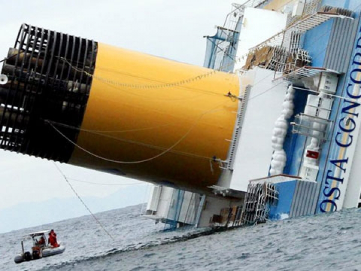 Откачка топлива с Costa Concordia обойдется в 10 млн евро