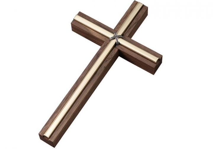 Священники хотят поставить крест на русском языке