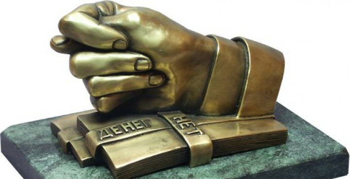 В Латвии активизировались «самобанкроты»