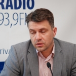 Омбудсмена попросили определиться с позицией по вопросу неграждан