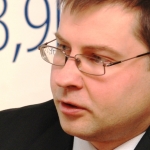 Домбровскис: в референдуме виноват Ушаков (АУДИО)