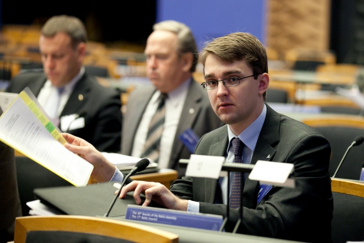 Депутата Сейма избили в уличной драке