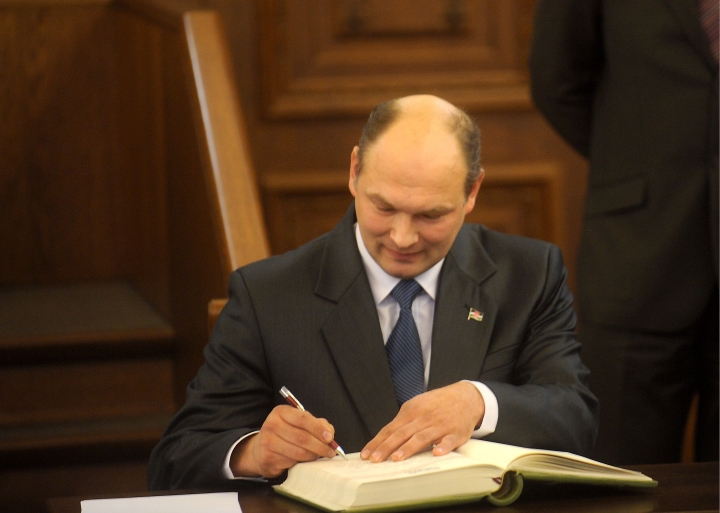 Оштрафованы два депутата Сейма