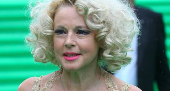 53-летняя Елена Кондулайнен оголилась на Мальдивах в стиле Волочковой