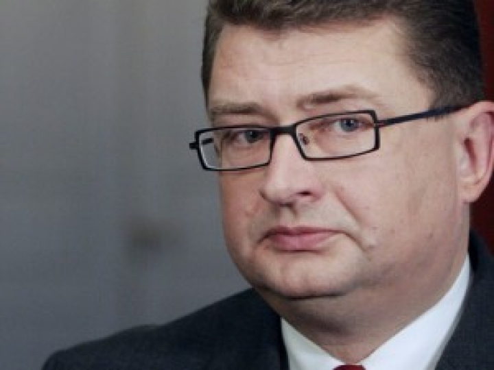 Майзитис предлагает ускорить судебные процессы над погромщиками