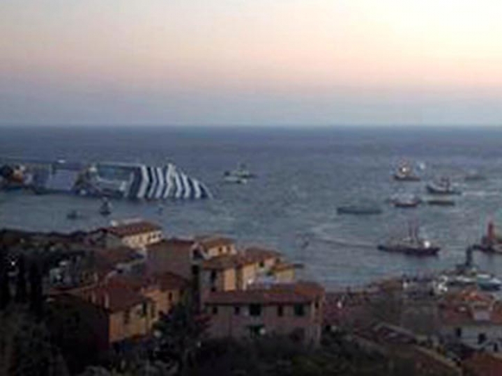 Капитана Costa Concordia обвиняют в бегстве с судна