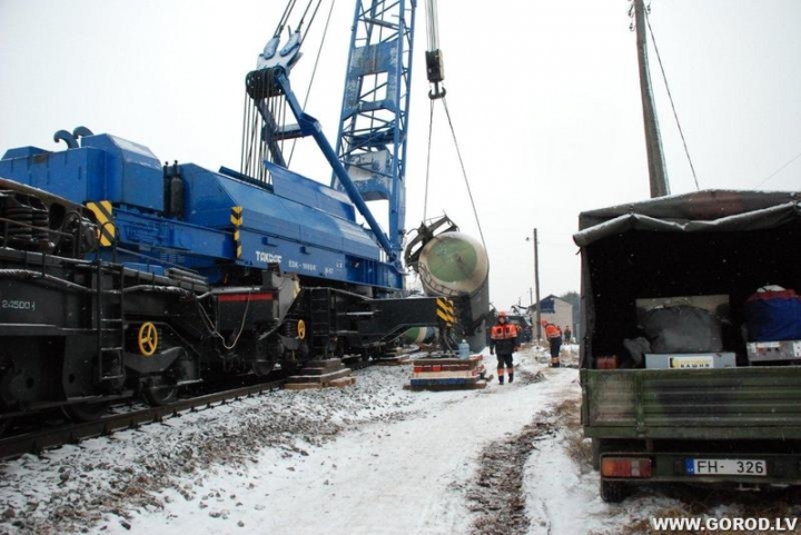 Ликвидировать аварию под Даугавпилсом помогает Белоруссия (ВИДЕО)