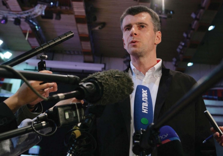 Прохоров сдал в ЦИК подписи для регистрации