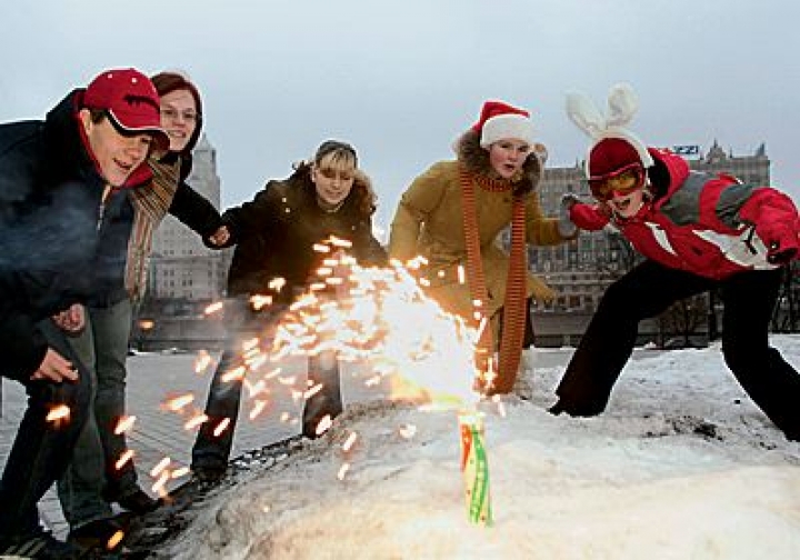 Встреча Нового года у памятника Свободы грозила опасностью