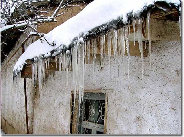 В Риге зафиксирована первая жертва падающих сосулек