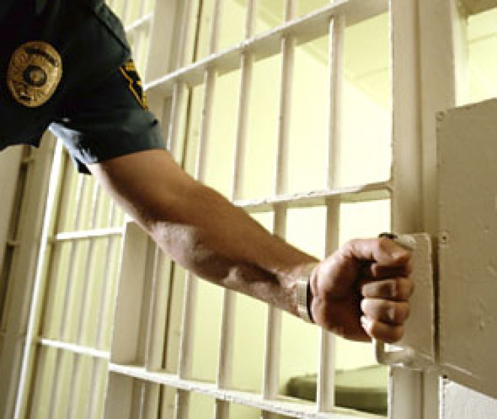 Президент помиловал 16 осужденных