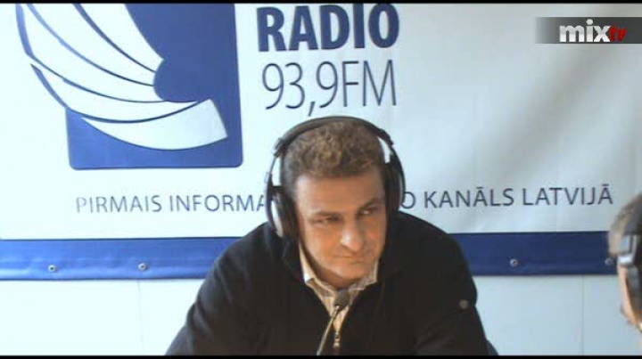 Евродепутат: Латвии придется решать вопрос неграждан