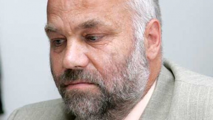 Сотруднику Центра госязыка угрожали похищением дочери