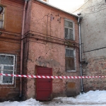 Жильцов аварийного дома разместили в служебной гостинице