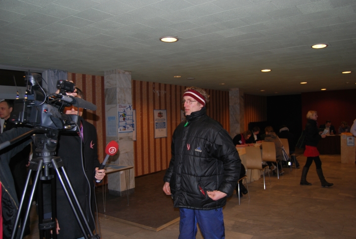 Статус русского языка интересует граждан больше, чем роспуск Сейма