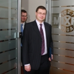 Премьер не подпишется под Манифестом доброй воли