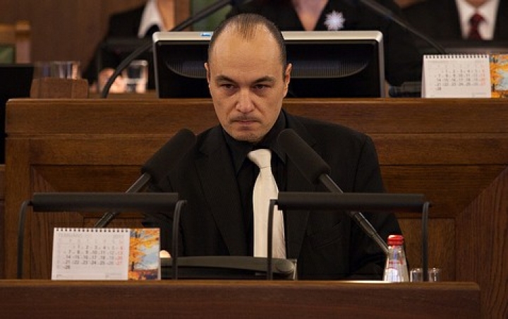 Член коалиции: надо помочь уехать голосовавшим за двуязычие