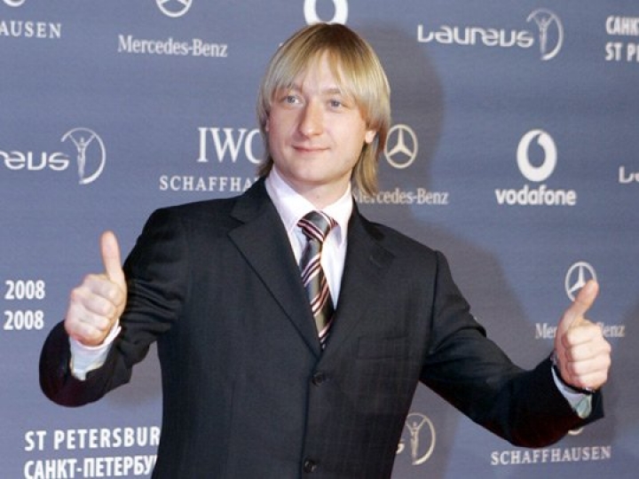 Плющенко успешно перенес операцию на колене в немецкой клинике