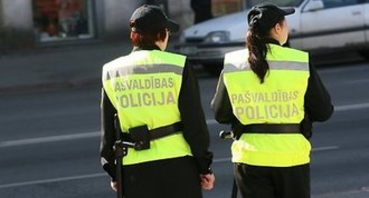Риге не хватает полицейских