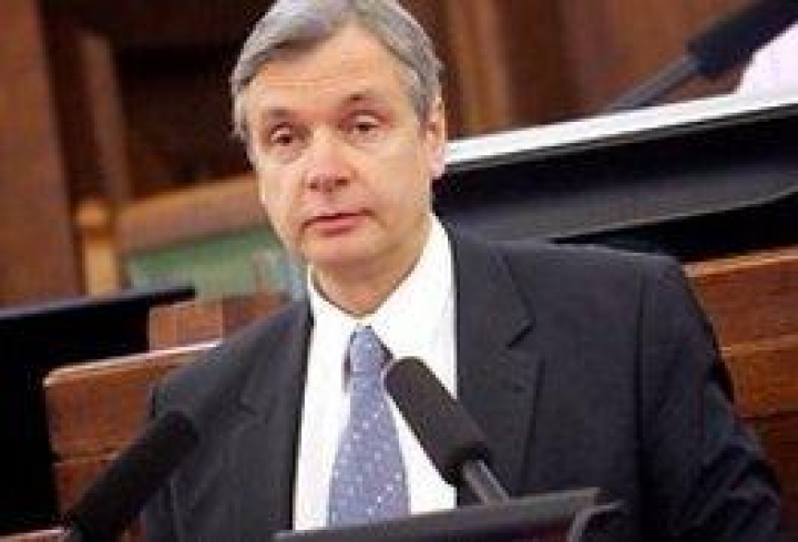 Шадурскис: нелогично делать русский язык официальным в ЕС