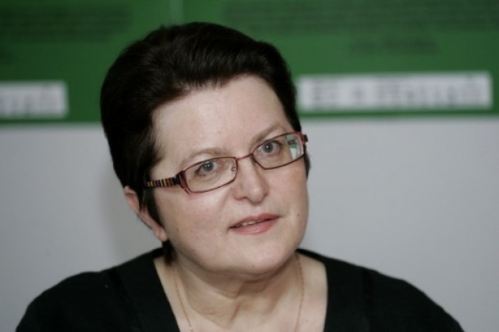 Поэтесса: двуязычия в Латвии никогда не будет