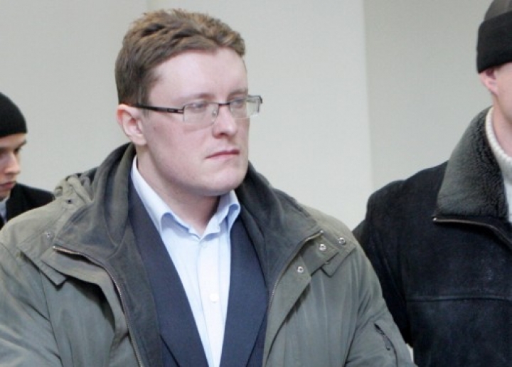 Суд не хочет выяснять, почему «убийце из кинотеатра» выдали оружие