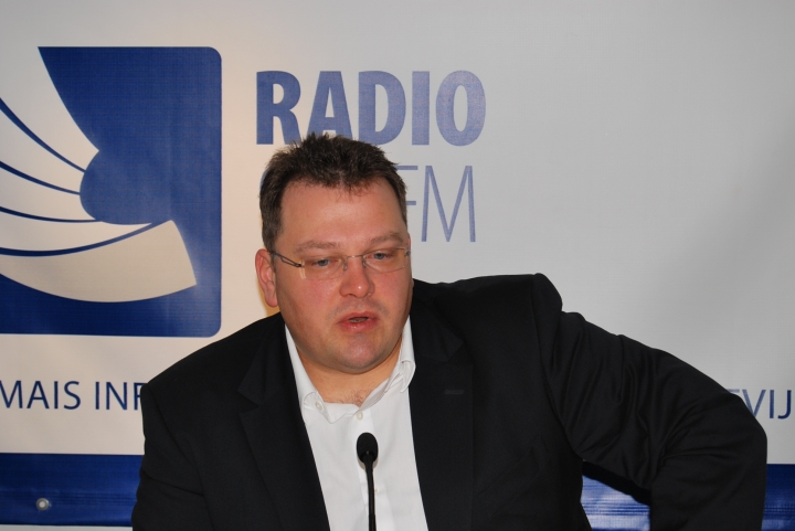 Банкир: Латвии противопоказаны теплые отношения с Россией (ВИДЕО)