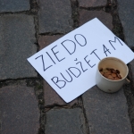 Премьер: на сплочение общества придется потратиться