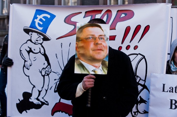 Протест против оператора сетей магазинов собрал 80 человек