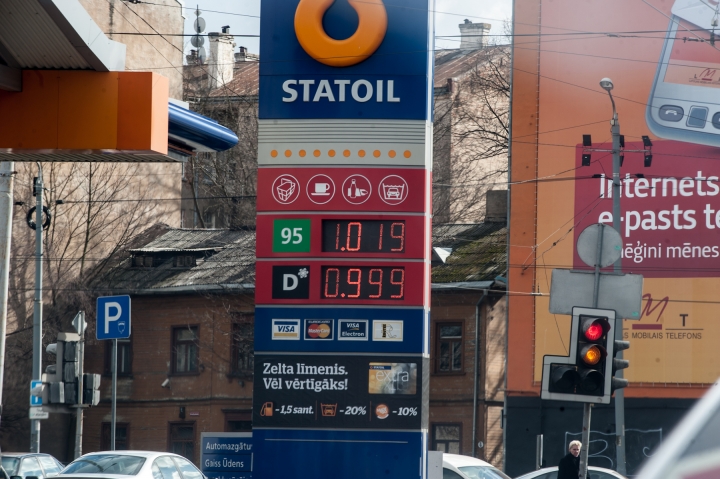 СГД подозревает работников заправок в подпольной торговле чеками