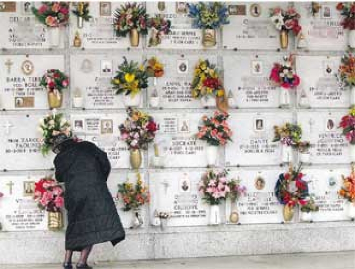 Жителям итальянской деревни запретили умирать