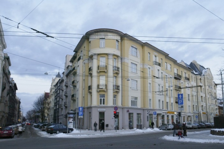 Из требований к главному архитектору Риги вычеркнуто «знание русского языка»