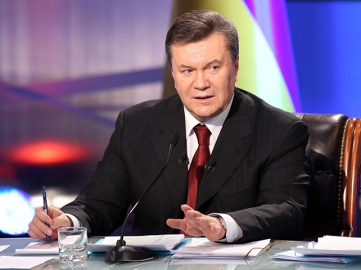 Янукович: Украина официально заговорит по-русски