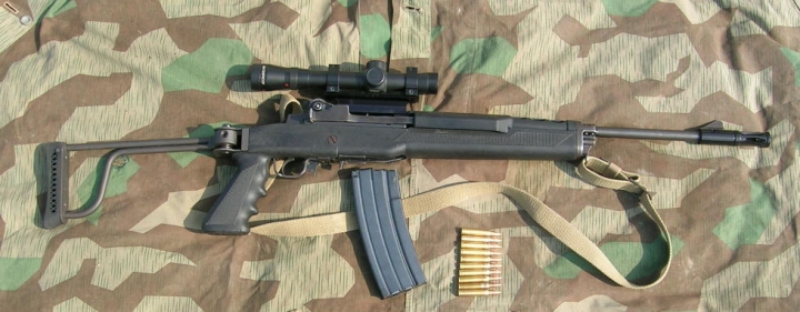 Опрос: каждый второй готов защищать Латвию с оружием