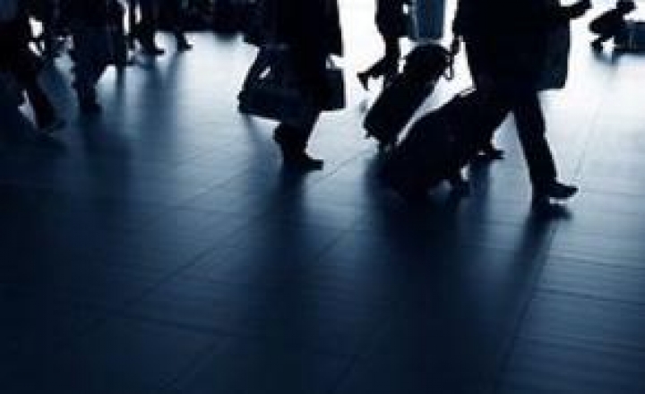 Bloomberg: ради экономического роста Латвия жертвует гражданами