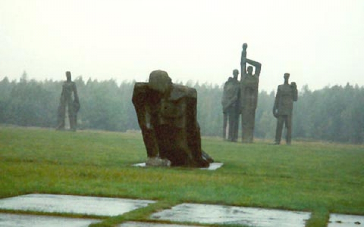 Бывшие узники концлагерей: в Латвии поднимает голову неонацизм