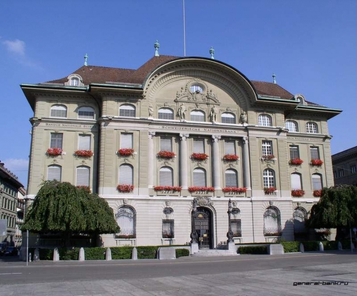 Нацбанк Швейцарии готов пойти на неограниченные интервенции