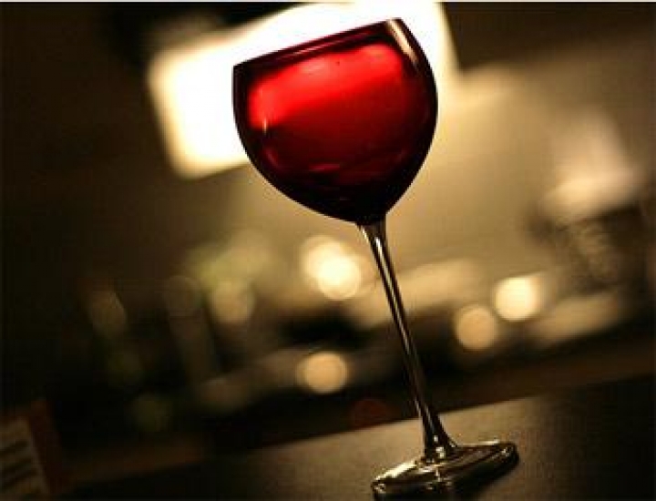 Латвийцы хотят ужесточения политики реализации алкоголя