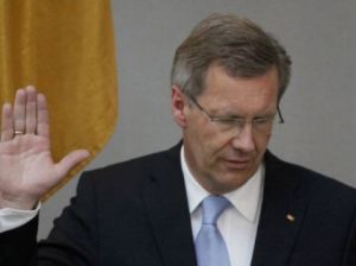 Бывшего президена Германии с помпой проводили в отставку