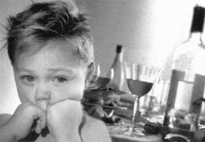 В Риге снова задержана пьяная няня с маленьким ребенком