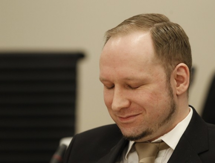 Политики в интернете негодуют по поводу часов Ушакова