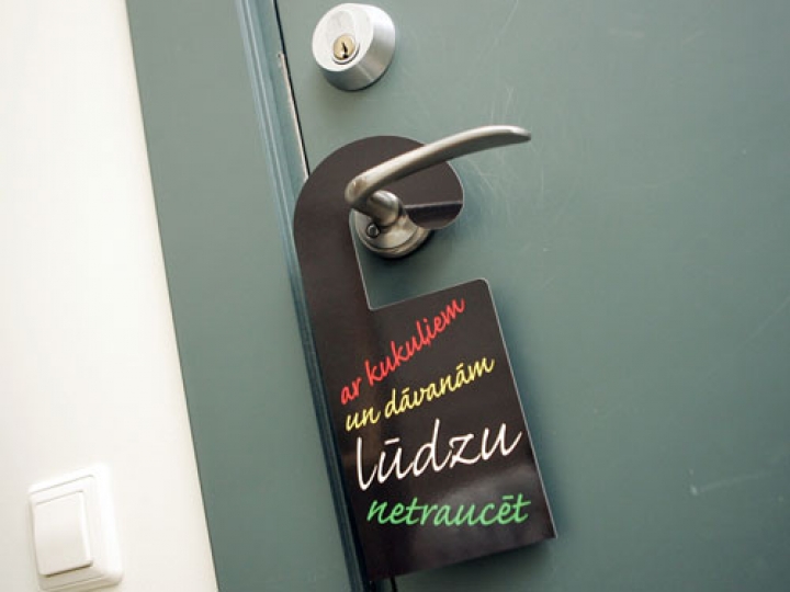 Отстранен сотрудник KNAB, «сливавший» информацию из дела Latvenergo