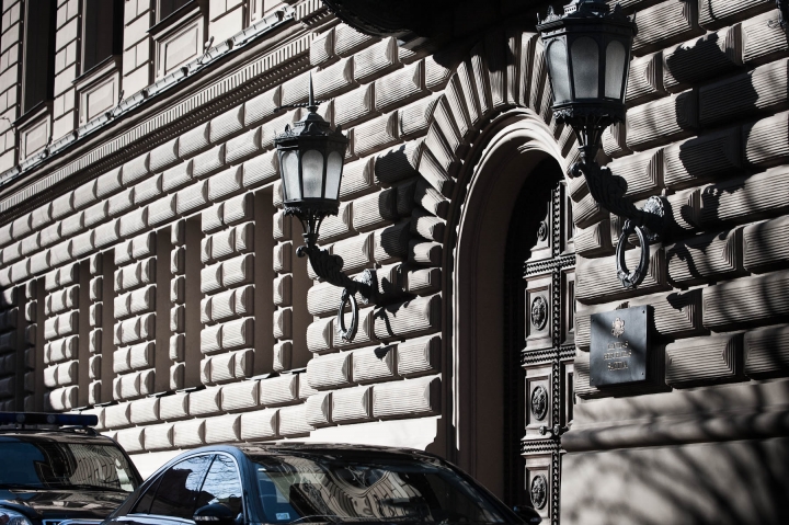 Сейм «прикрывает» сотрудницу, которая не работает с прошлого лета