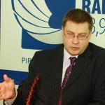 Домбровскис: за утечку информации надо наказывать