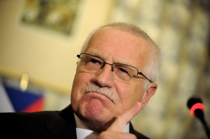 Чешский президент отменил визит на Украину из-за Тимошенко