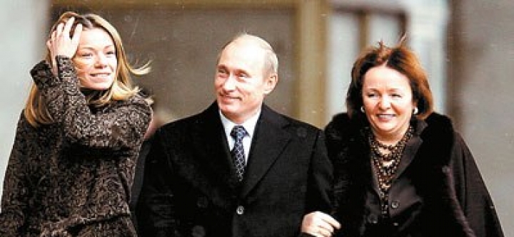 Журналисты гадают, выходит замуж дочь Путина или нет