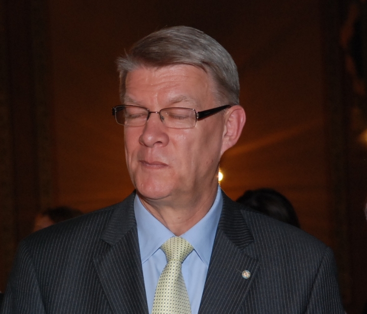 Затлерс не хочет отказываться от социальных гарантий