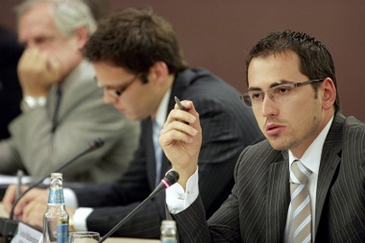 Уволенному из МОН госсекретарю так и не предложили другую должность