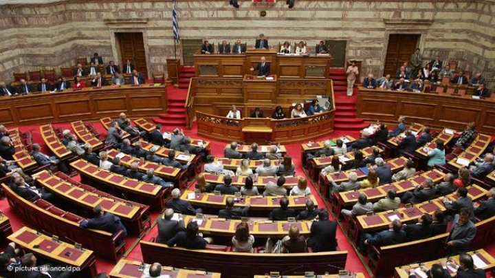 В Греции начались досрочные парламентские выборы