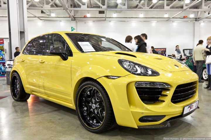 Сотрудник полиции организовал кражу Porsche Cayenne